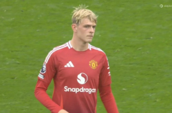 曼联今日训练遇波折，约罗、德里赫特缺席，球队备战策略待调整