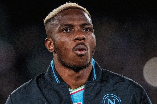 曼联有意今夏引进奥斯梅恩 已与球员及其随行人员展开面谈,转会传闻升温 曼联有意今夏引进奥斯梅恩 已与球员及其随行人员展开面谈,转会传闻升温