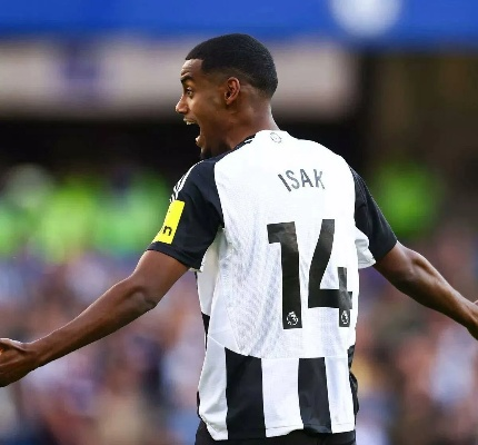 利物浦全力追求瑞典神锋伊萨克，纽卡斯尔为其标价高达1.8亿欧元！