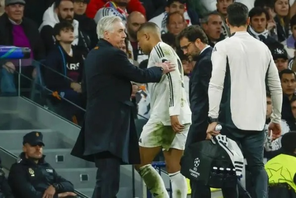 西甲风云再起，皇马1-2不敌皇家贝蒂斯，安切洛蒂遭遇职业生涯首次败绩